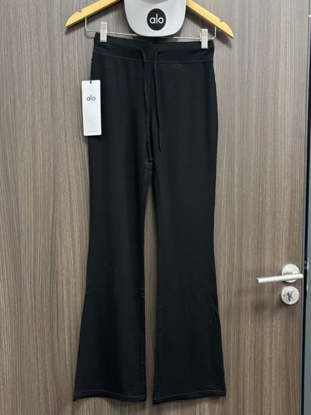 Women's Alo Sway Bootcut Sweatpant Black Leg lengthening casual flared pants🌙 - Picture 8 of 11